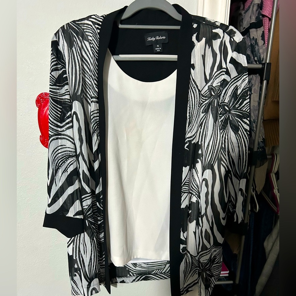 Blouse black n white
